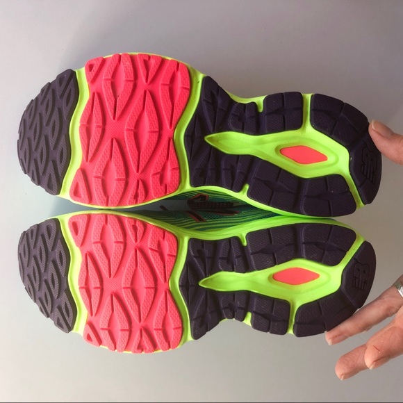 New Balance: neon running shoes - Picture 8 of 10